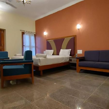 Kanthi Resorts Badami Bāgalkot المظهر الخارجي الصورة