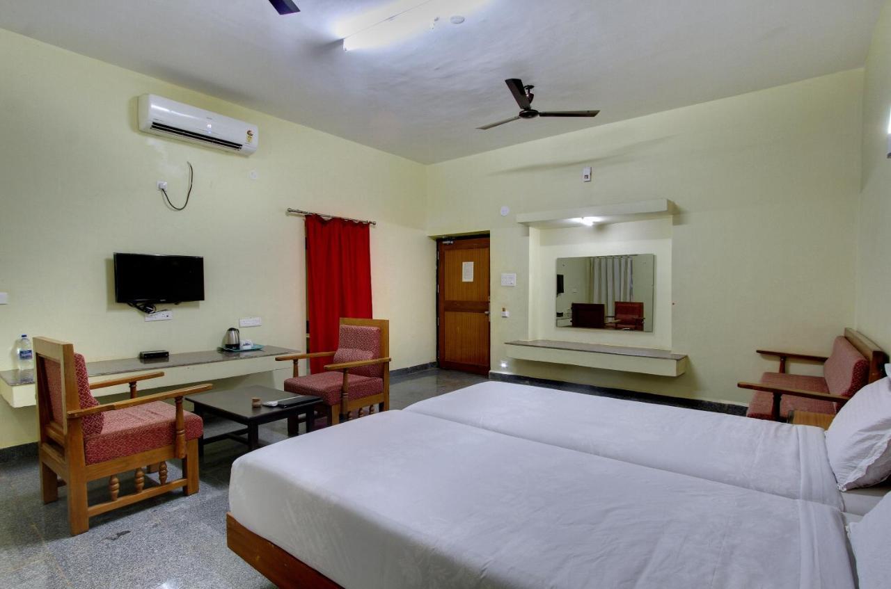Kanthi Resorts Badami Bāgalkot المظهر الخارجي الصورة