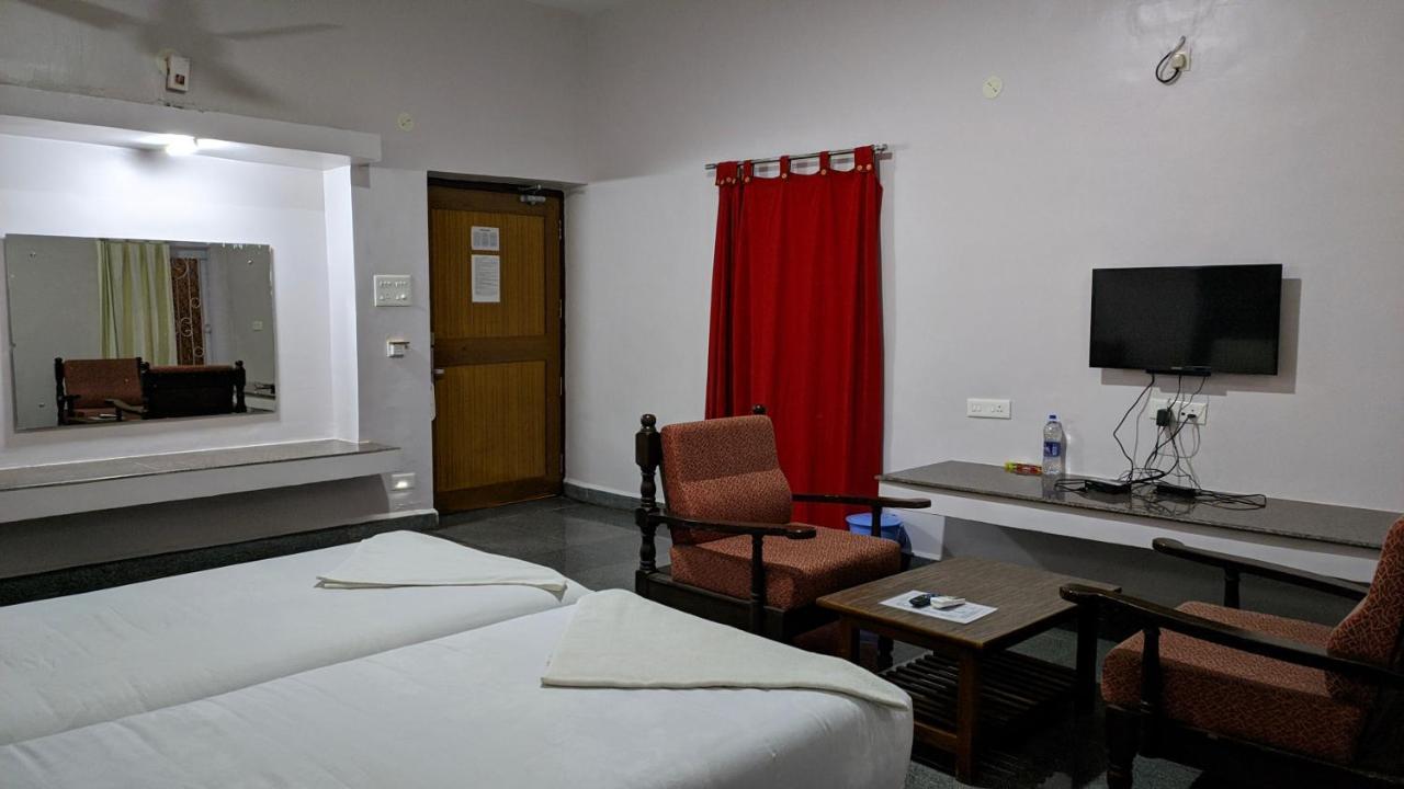 Kanthi Resorts Badami Bāgalkot المظهر الخارجي الصورة