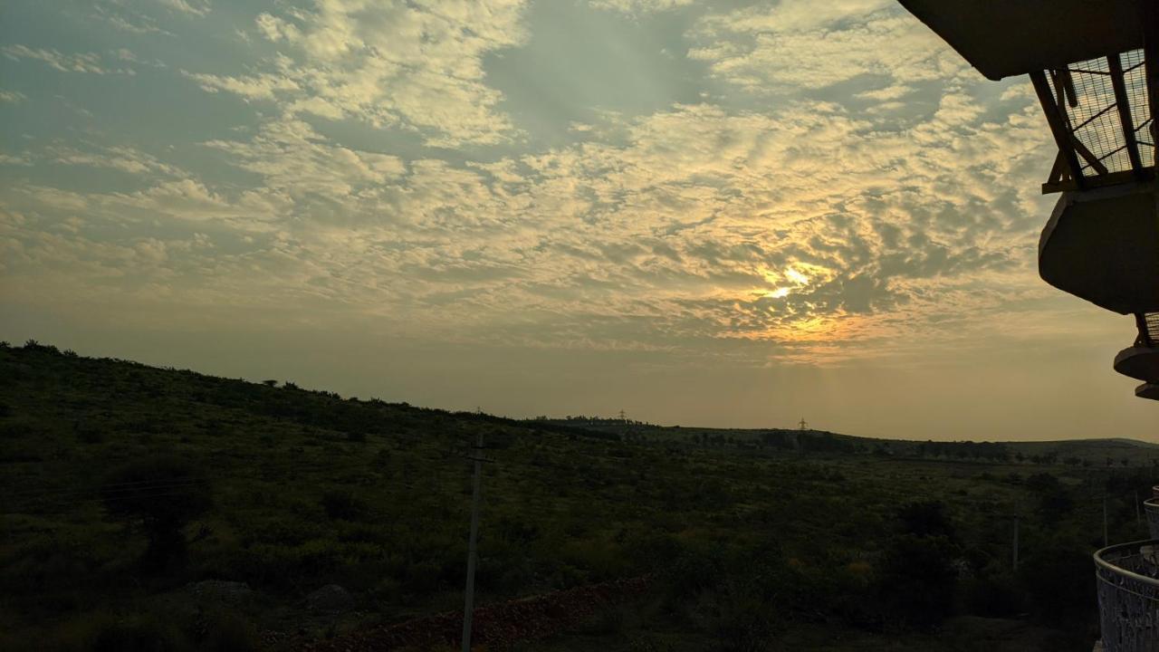 Kanthi Resorts Badami Bāgalkot المظهر الخارجي الصورة