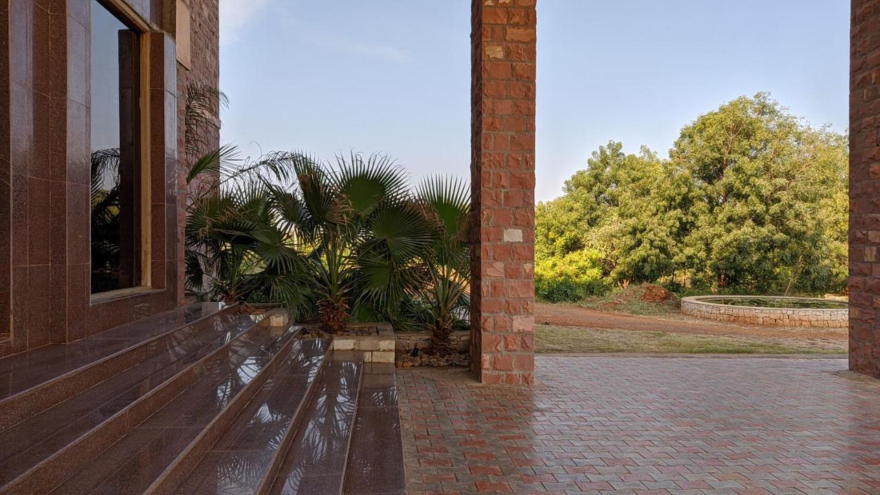 Kanthi Resorts Badami Bāgalkot المظهر الخارجي الصورة