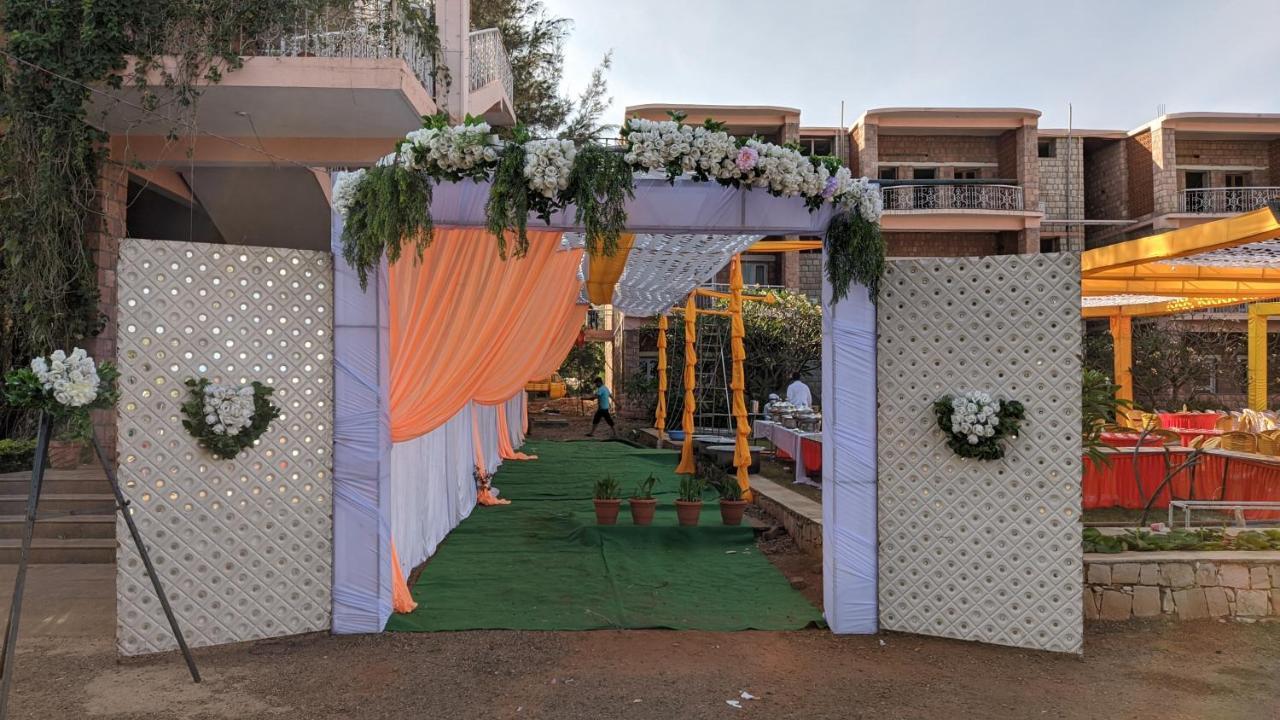 Kanthi Resorts Badami Bāgalkot المظهر الخارجي الصورة