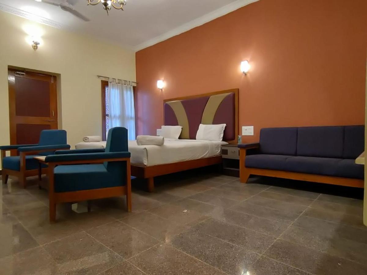 Kanthi Resorts Badami Bāgalkot المظهر الخارجي الصورة