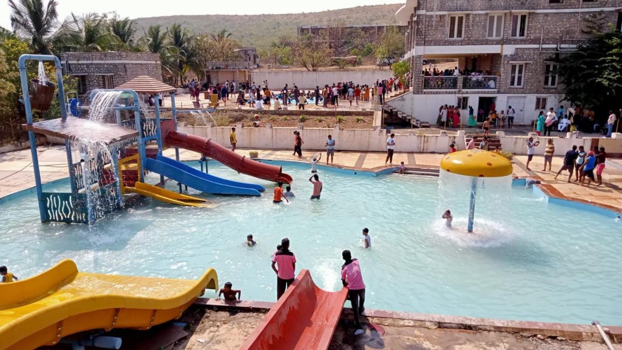 Kanthi Resorts Badami Bāgalkot المظهر الخارجي الصورة